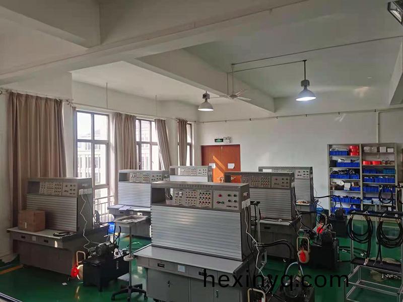 液壓與氣動實(shi)訓室