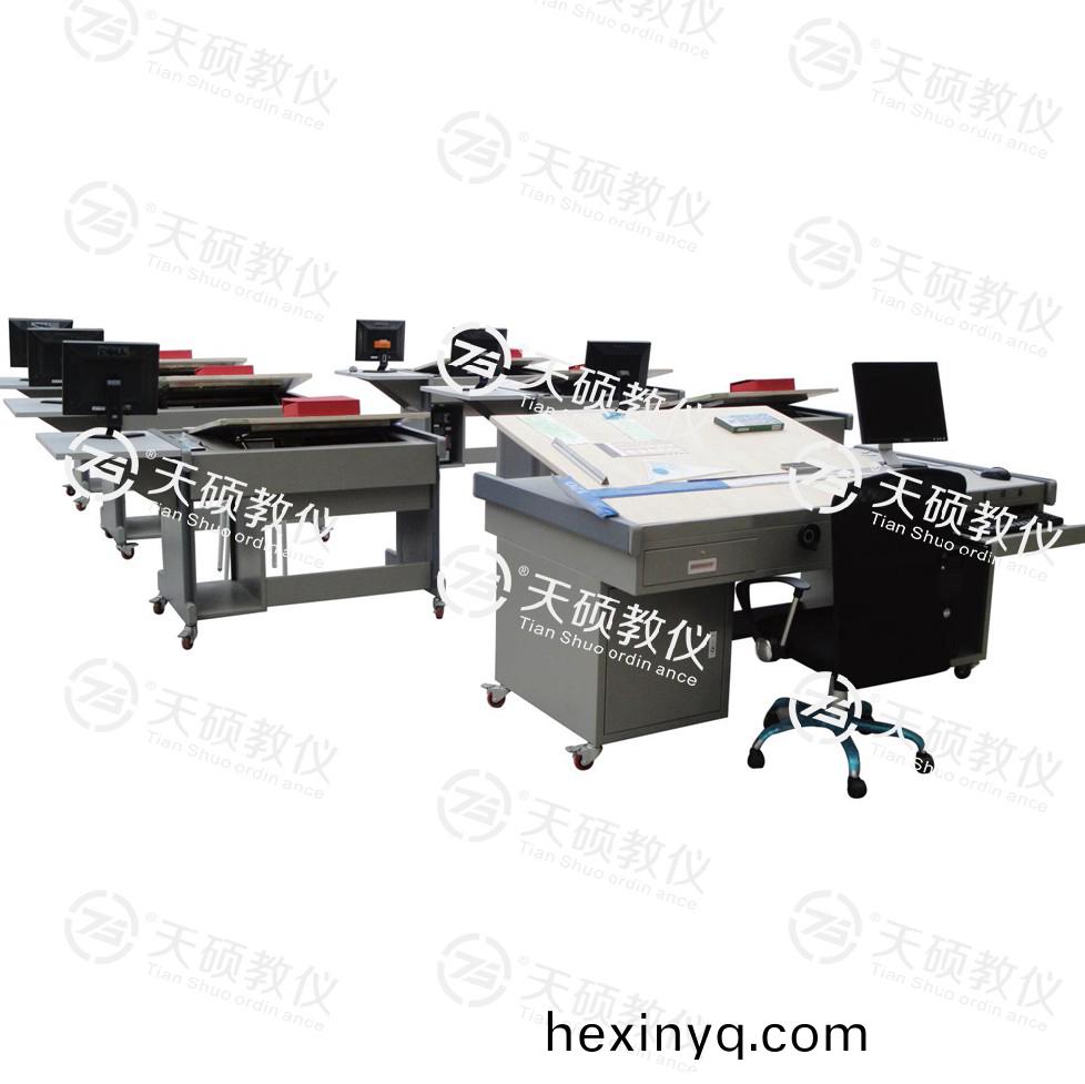TSDH-1型(xing) 豪(hao)華型工程(cheng)製圖實(shi)訓室(shi)設備